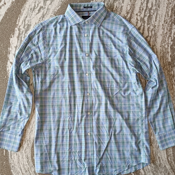 Tommy Hilfiger Men's Wrinkle Free Long Sleeve Shirt New Size Medium - Picture 2 of 2